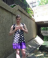 Alice Amateur Flashing