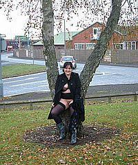 Mature UK Flasher Andrea