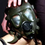 Anne Gasmask Bondage