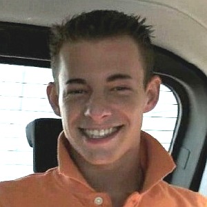 Duo Fucking In A Car